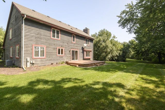 N52W14305 Thornhill DRIVE, Menomonee Falls, WI 53051