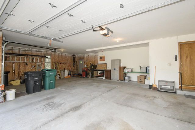 N52W14305 Thornhill DRIVE, Menomonee Falls, WI 53051