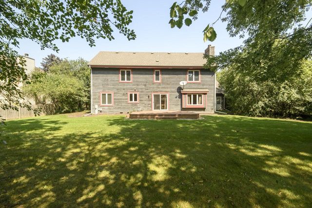 N52W14305 Thornhill DRIVE, Menomonee Falls, WI 53051