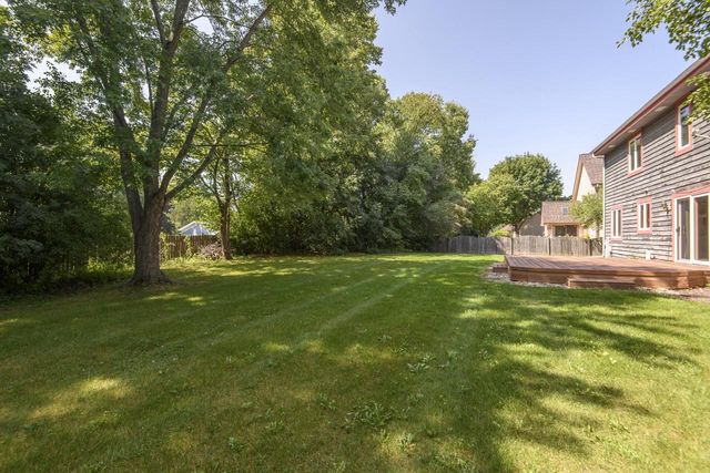 N52W14305 Thornhill DRIVE, Menomonee Falls, WI 53051