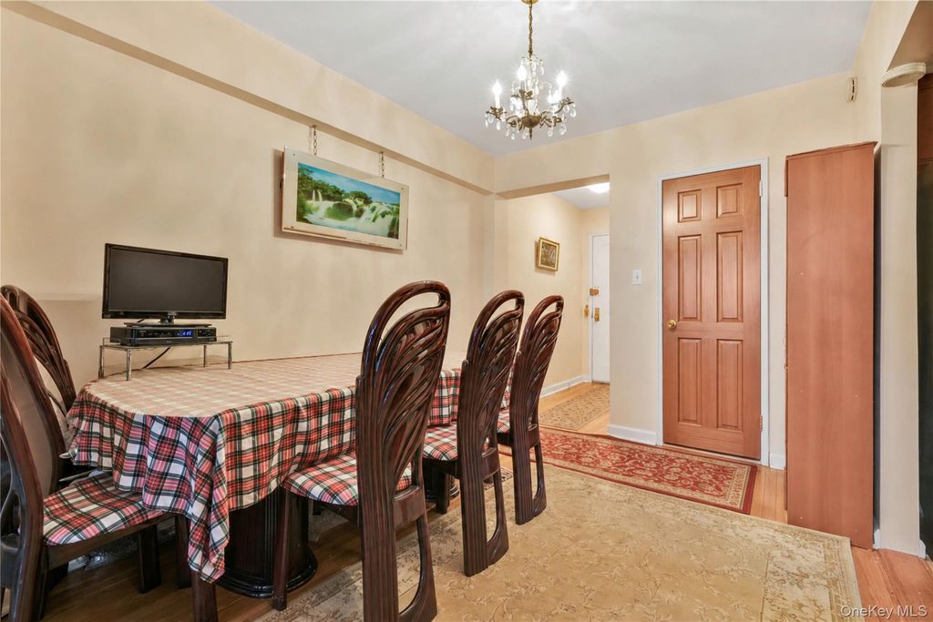 25-15 Union Street 6G, Flushing, NY 11354 — photo 4