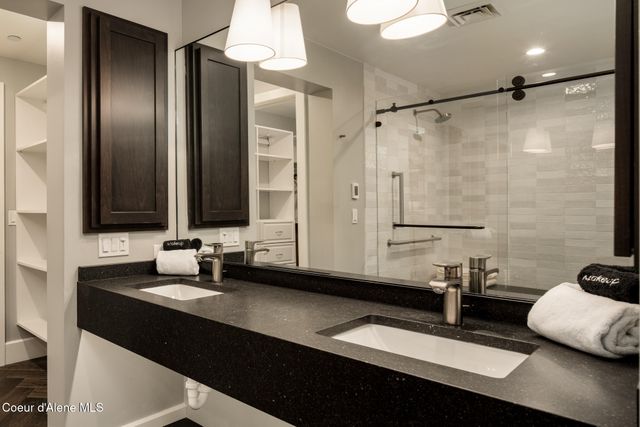 402 Sandpoint Ave, 122, Sandpoint, ID 83864