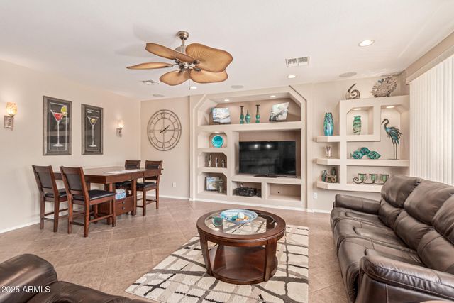 42551 W FALLING STAR Court, Maricopa, AZ 85138