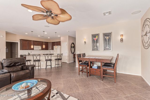 42551 W FALLING STAR Court, Maricopa, AZ 85138