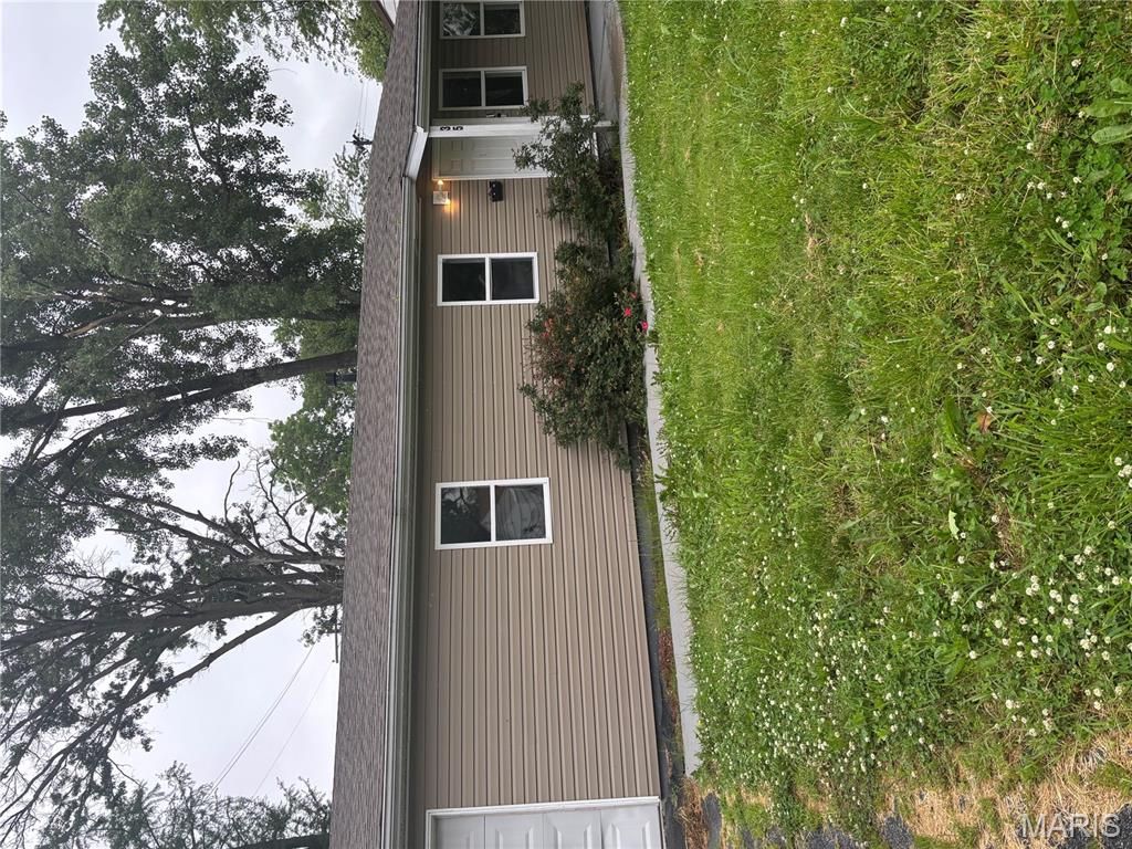 35 Saint Justin Drive, East St Louis, IL 62206
