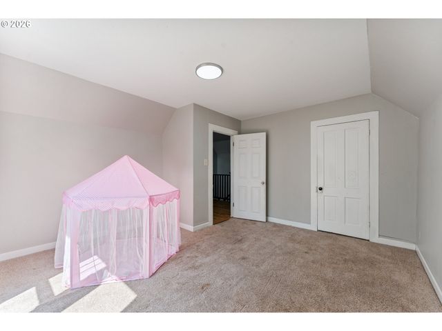 730 S 12TH Ave, Cornelius, OR 97113