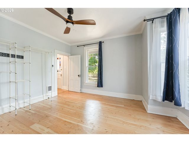 730 S 12TH Ave, Cornelius, OR 97113