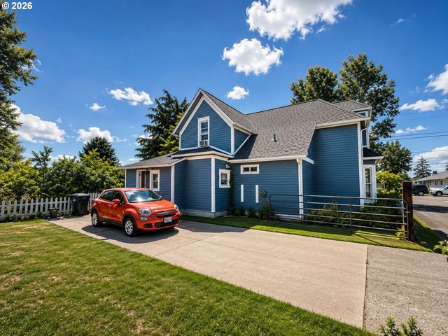 730 S 12TH Ave, Cornelius, OR 97113