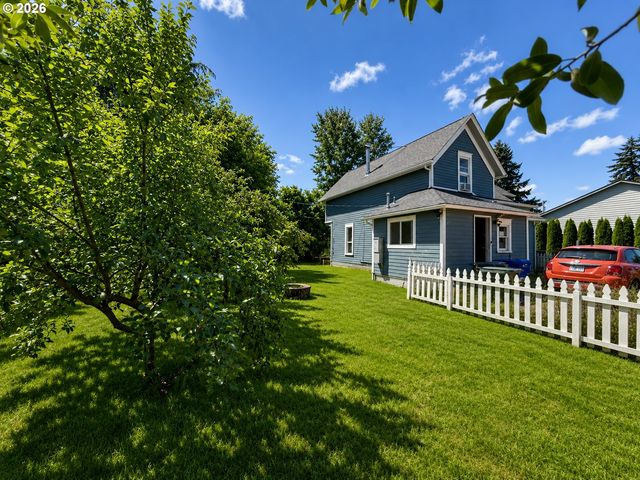 730 S 12TH Ave, Cornelius, OR 97113