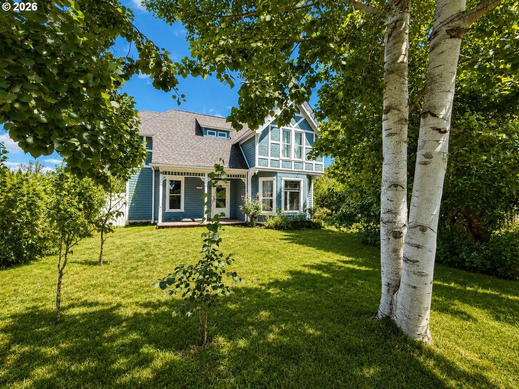 730 S 12TH Ave, Cornelius, OR 97113