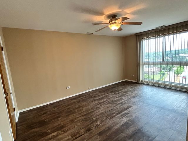 100 Park Avenue 706, Calumet City, IL 60409