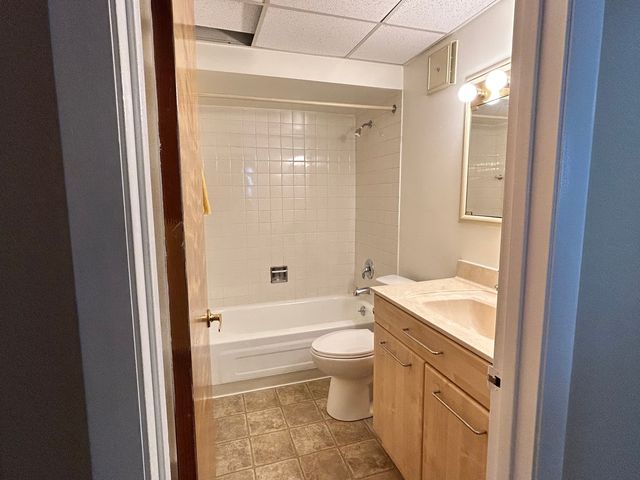 100 Park Avenue 706, Calumet City, IL 60409