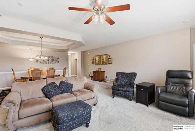 2231 Glacier Drive, Papillion, NE 68046