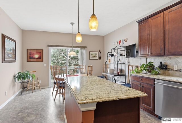 2231 Glacier Drive, Papillion, NE 68046