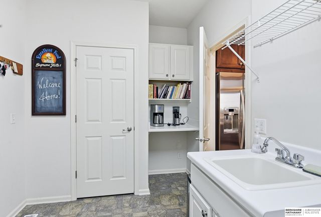 2231 Glacier Drive, Papillion, NE 68046