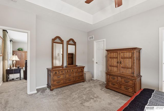 2231 Glacier Drive, Papillion, NE 68046