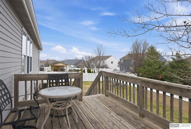 2231 Glacier Drive, Papillion, NE 68046