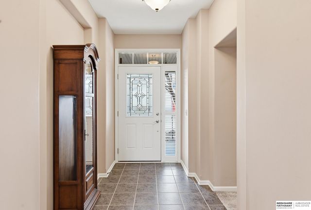 2231 Glacier Drive, Papillion, NE 68046