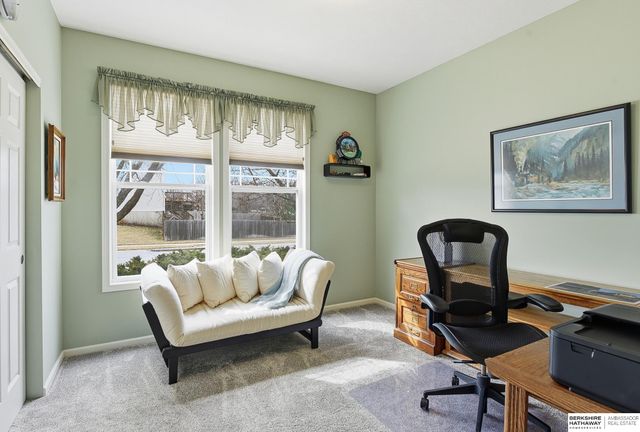 2231 Glacier Drive, Papillion, NE 68046