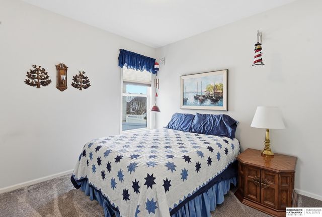 2231 Glacier Drive, Papillion, NE 68046