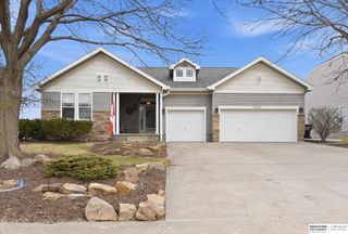 2231 Glacier Drive, Papillion, NE 68046