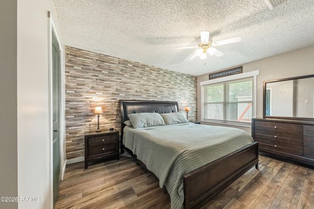 215 Village Lane, Lafayette, LA 70506