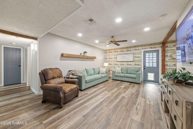 215 Village Lane, Lafayette, LA 70506