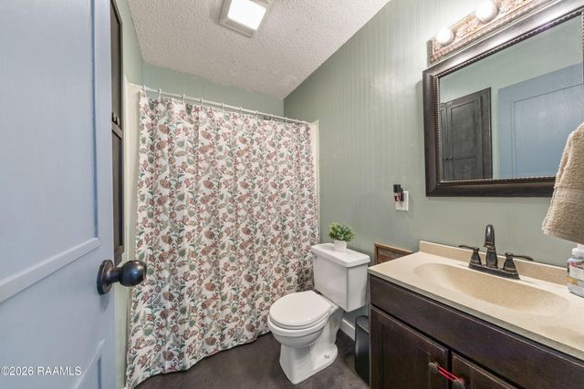 215 Village Lane, Lafayette, LA 70506