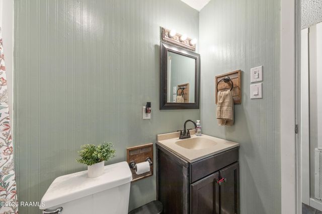 215 Village Lane, Lafayette, LA 70506