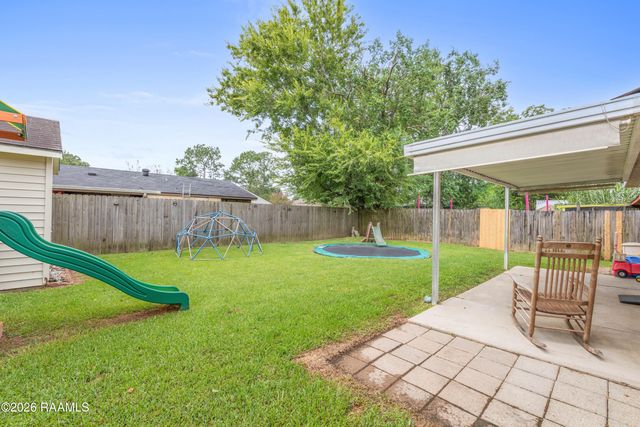 215 Village Lane, Lafayette, LA 70506