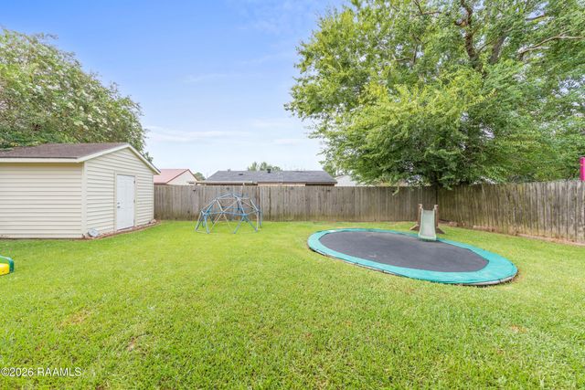 215 Village Lane, Lafayette, LA 70506