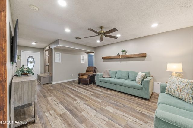 215 Village Lane, Lafayette, LA 70506