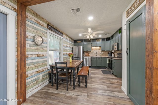 215 Village Lane, Lafayette, LA 70506