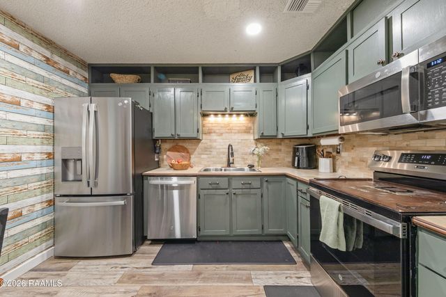 215 Village Lane, Lafayette, LA 70506