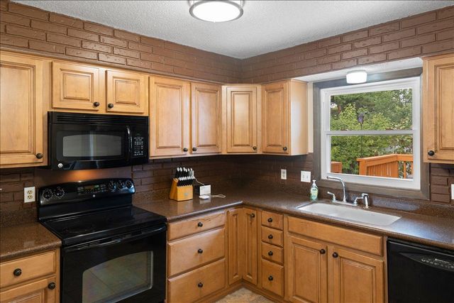 5121 148th Path W, Apple Valley, MN 55124