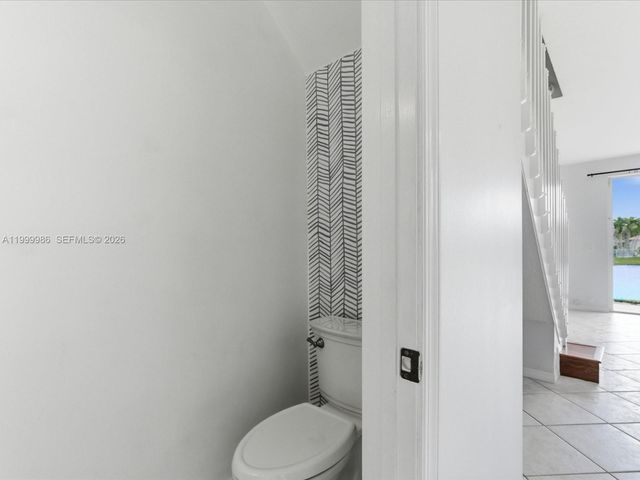 3776 San Simeon Cir, Weston, FL 33331