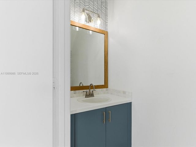 3776 San Simeon Cir, Weston, FL 33331