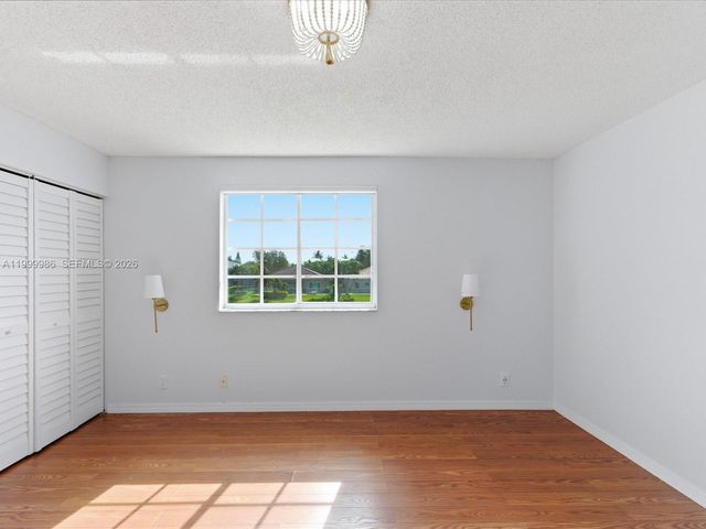 3776 San Simeon Cir, Weston, FL 33331