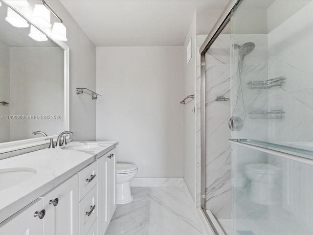 3776 San Simeon Cir, Weston, FL 33331