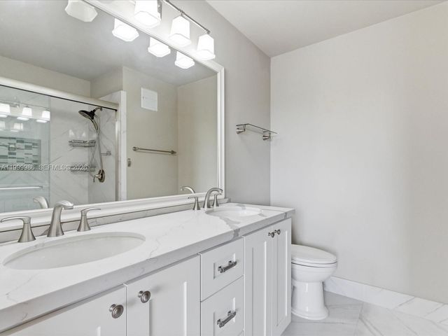 3776 San Simeon Cir, Weston, FL 33331