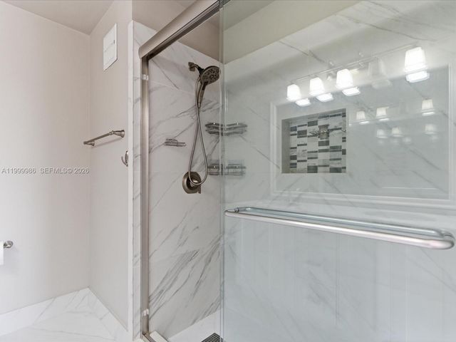 3776 San Simeon Cir, Weston, FL 33331