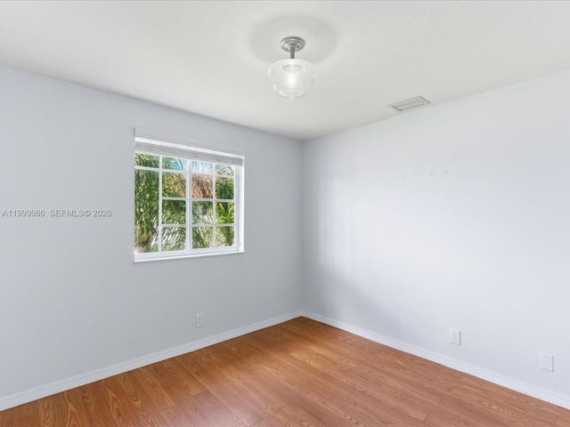 3776 San Simeon Cir, Weston, FL 33331