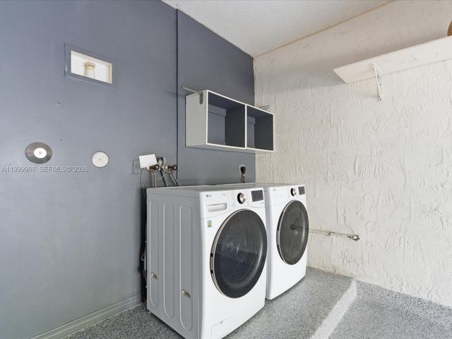 3776 San Simeon Cir, Weston, FL 33331