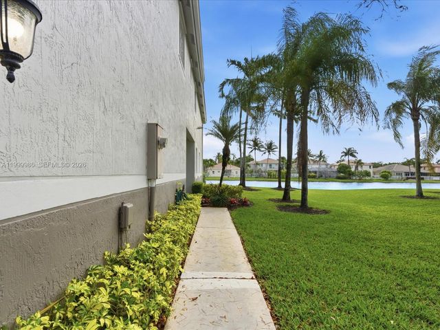 3776 San Simeon Cir, Weston, FL 33331