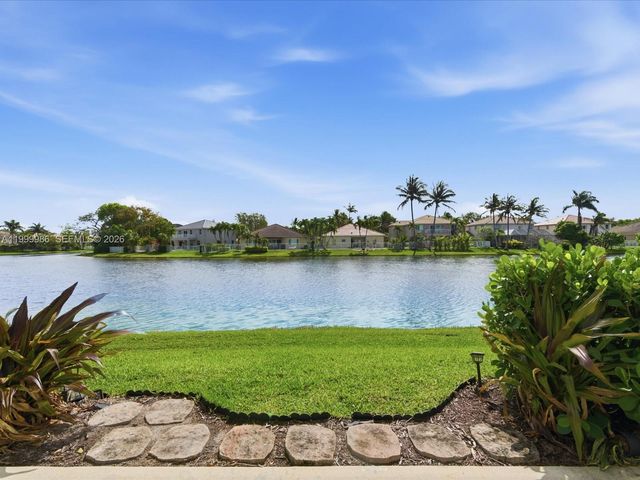 3776 San Simeon Cir, Weston, FL 33331
