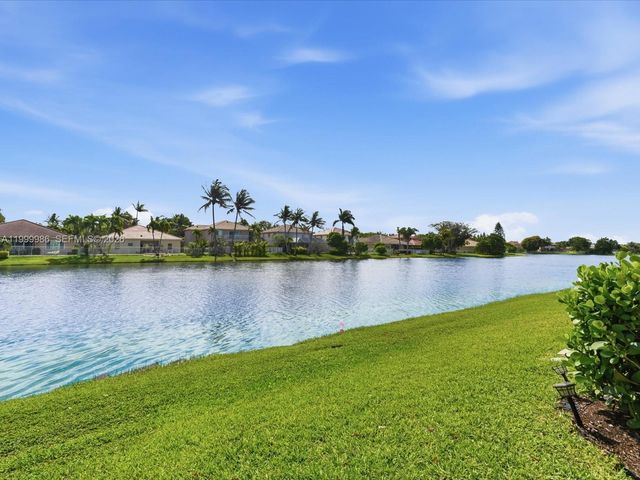 3776 San Simeon Cir, Weston, FL 33331