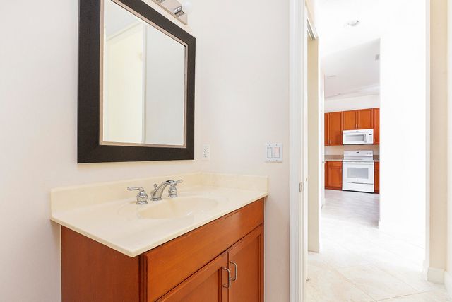 6807 Lakeside Circle N 102-1, Davie, FL 33314