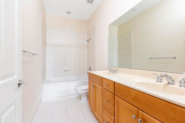 6807 Lakeside Circle N 102-1, Davie, FL 33314