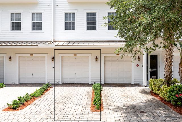 6807 Lakeside Circle N 102-1, Davie, FL 33314
