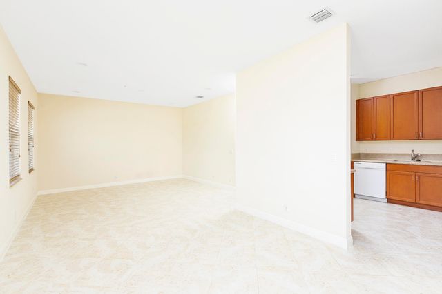 6807 Lakeside Circle N 102-1, Davie, FL 33314